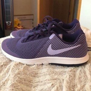 Women’s Nike flex experience Rn 6. Size 8.